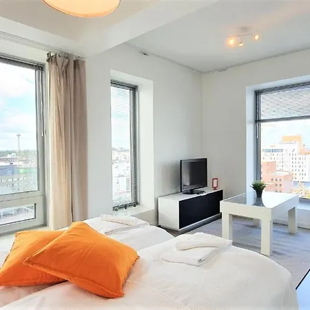 Apartamento Kotimaailma - Upea Ylaekerroksen - Itsenaeisyydenkatu