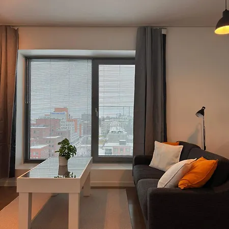 Kotimaailma - Upea Ylaekerroksen - Itsenaeisyydenkatu Apartamento