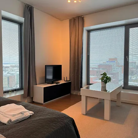 Kotimaailma - Upea Ylaekerroksen - Itsenaeisyydenkatu *